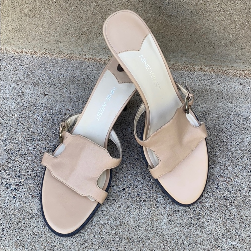 Nine West 8M like new heels in nude
